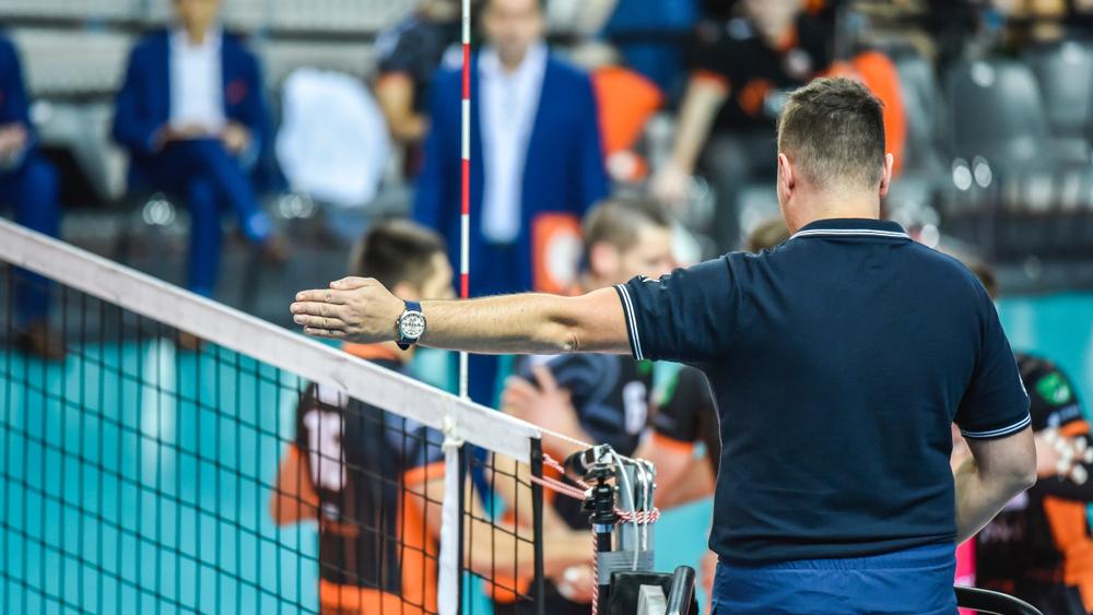 How to Become a Volleyball Referee: A Step-by-Step Guide